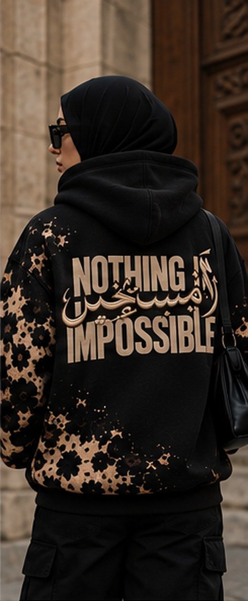 Hoodie MUSTAHIL Noir, porté, de dos